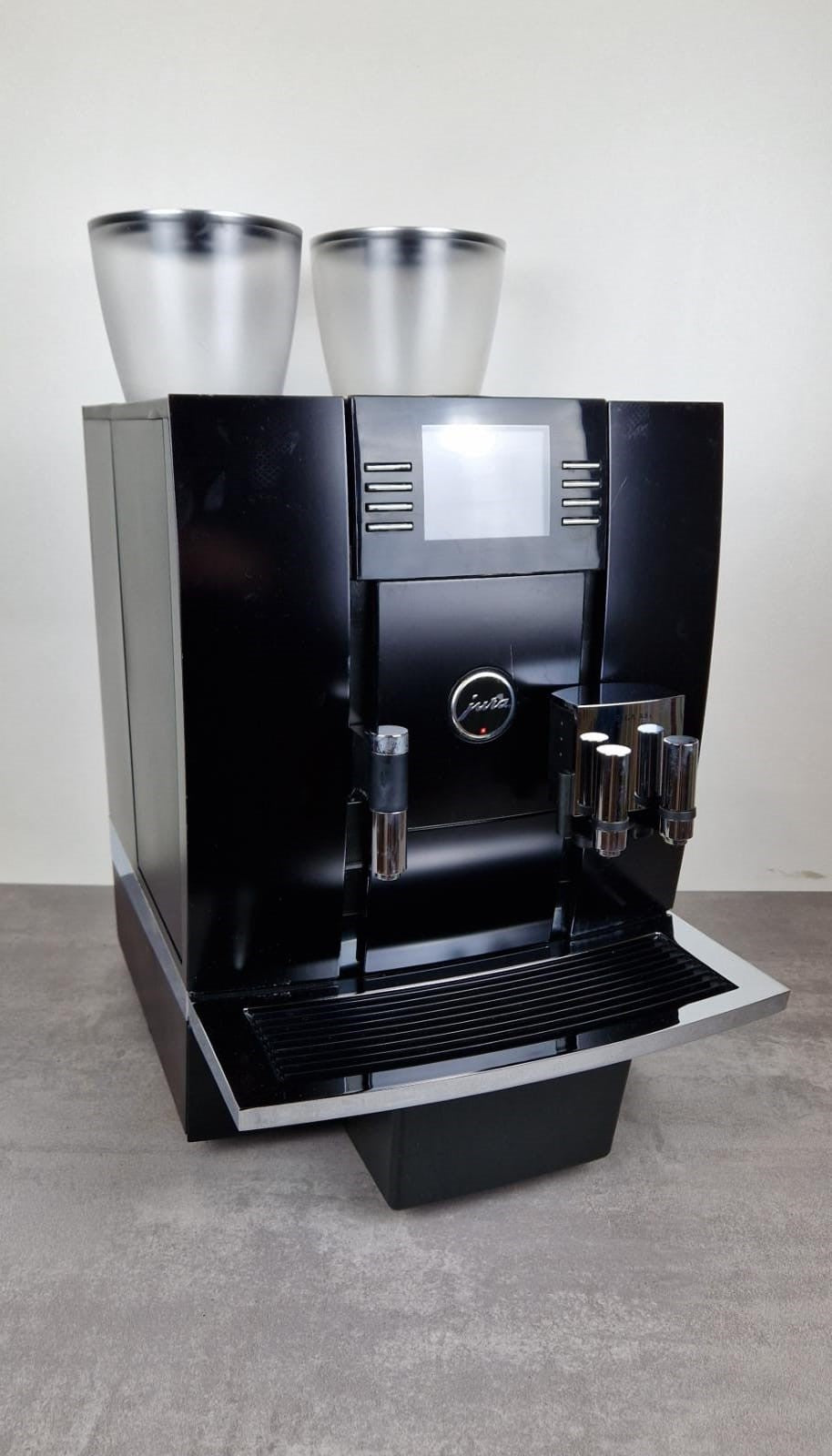 Jura Giga X8c Aluminium Black