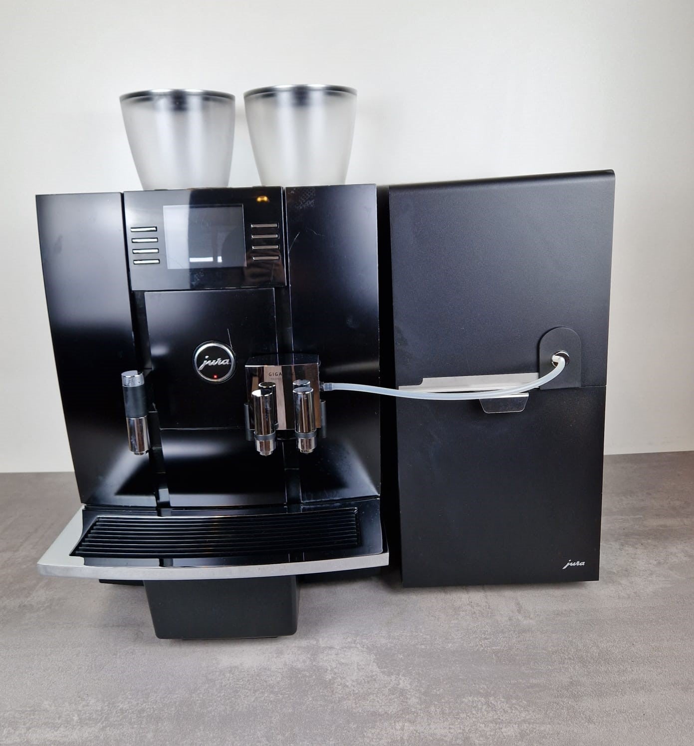 Jura Giga X8c Aluminium Black