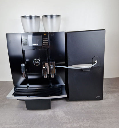 Jura Giga X8c Aluminium Black